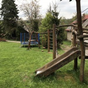 Dětské hřiště s trampolínou